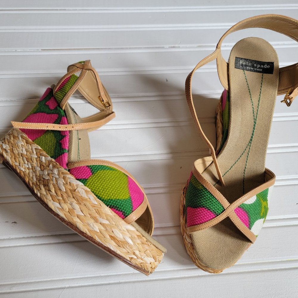 Kate Spade New York size 7 wicker woven floral print platform sandals
